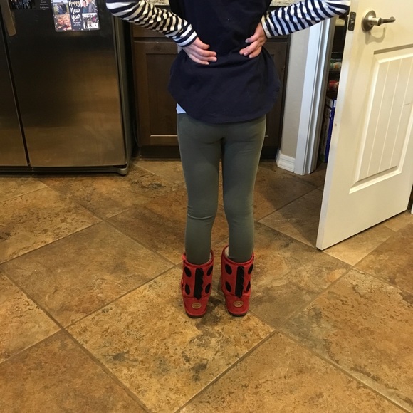 Sold! 🐞Brand new in box, EMU Ladybug boots size 3 - Picture 3 of 6